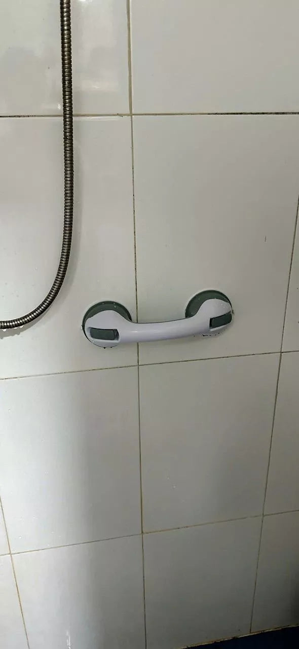 Foto de un cliente con su asidero Orvenisa
