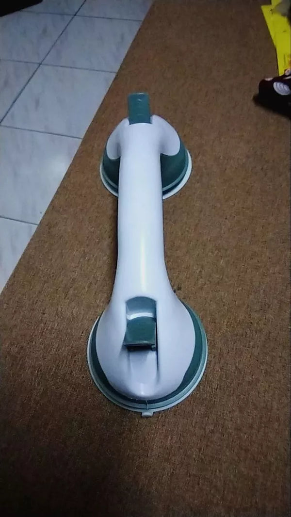 Foto de un cliente con su asidero Orvenisa